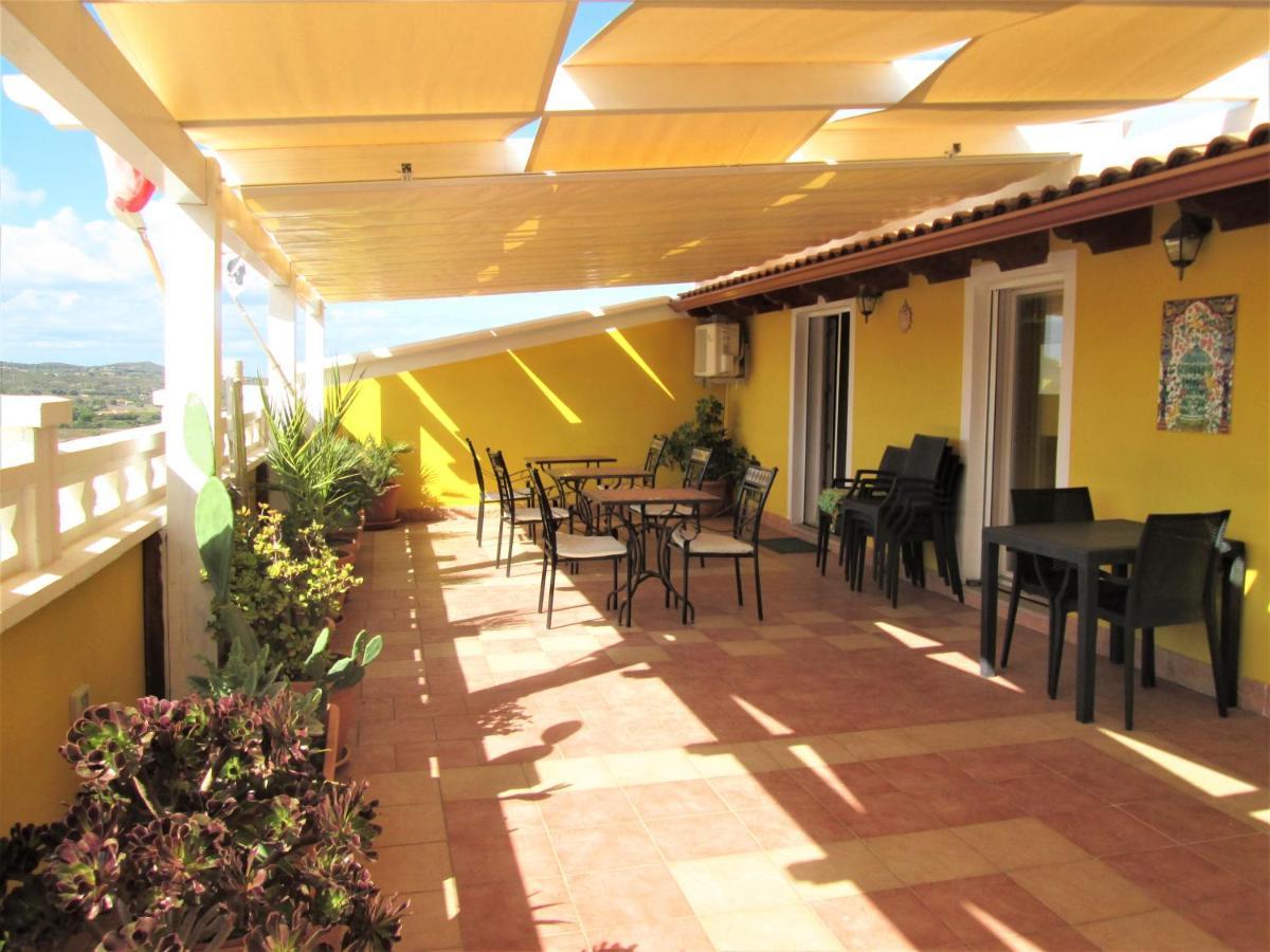 B&B Le Terrazze Isola Di S. Antioco SantʼAntìoco エクステリア 写真