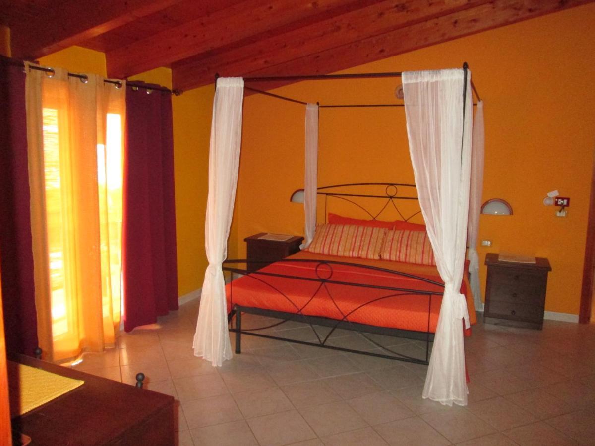 B&B Le Terrazze Isola Di S. Antioco SantʼAntìoco エクステリア 写真
