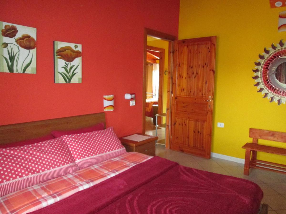 B&B Le Terrazze Isola Di S. Antioco SantʼAntìoco エクステリア 写真